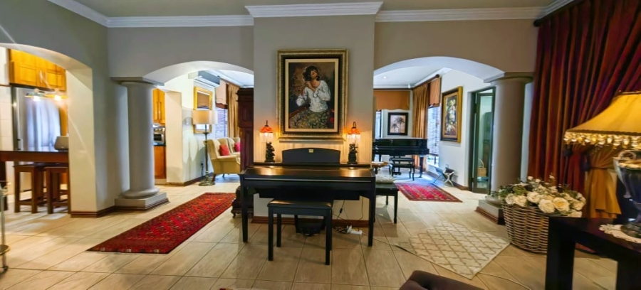 4 Bedroom Property for Sale in Van Der Hoff Park North West